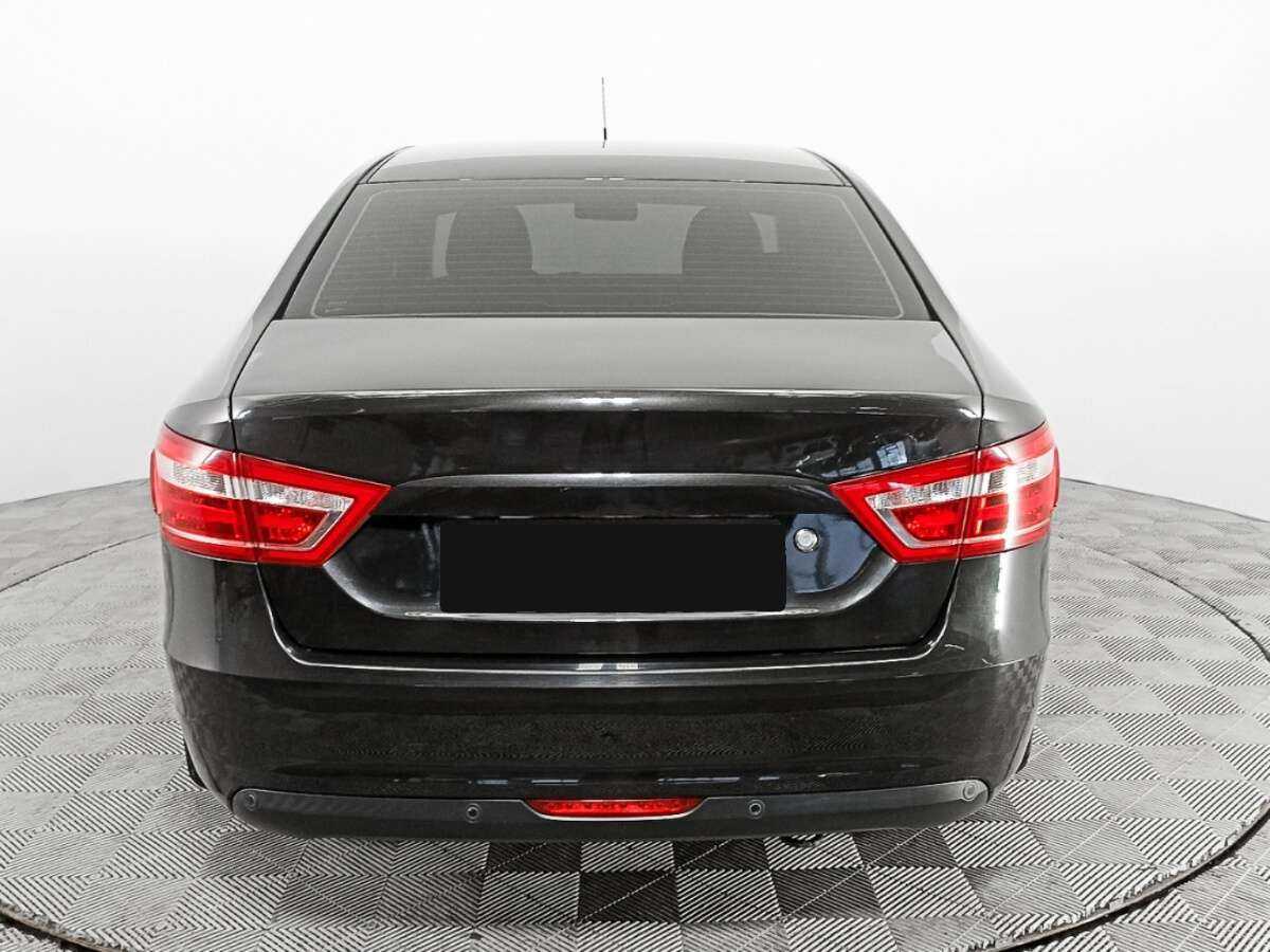 Lada (ВАЗ) Vesta с пробегом — 2015 год. Фото: #4