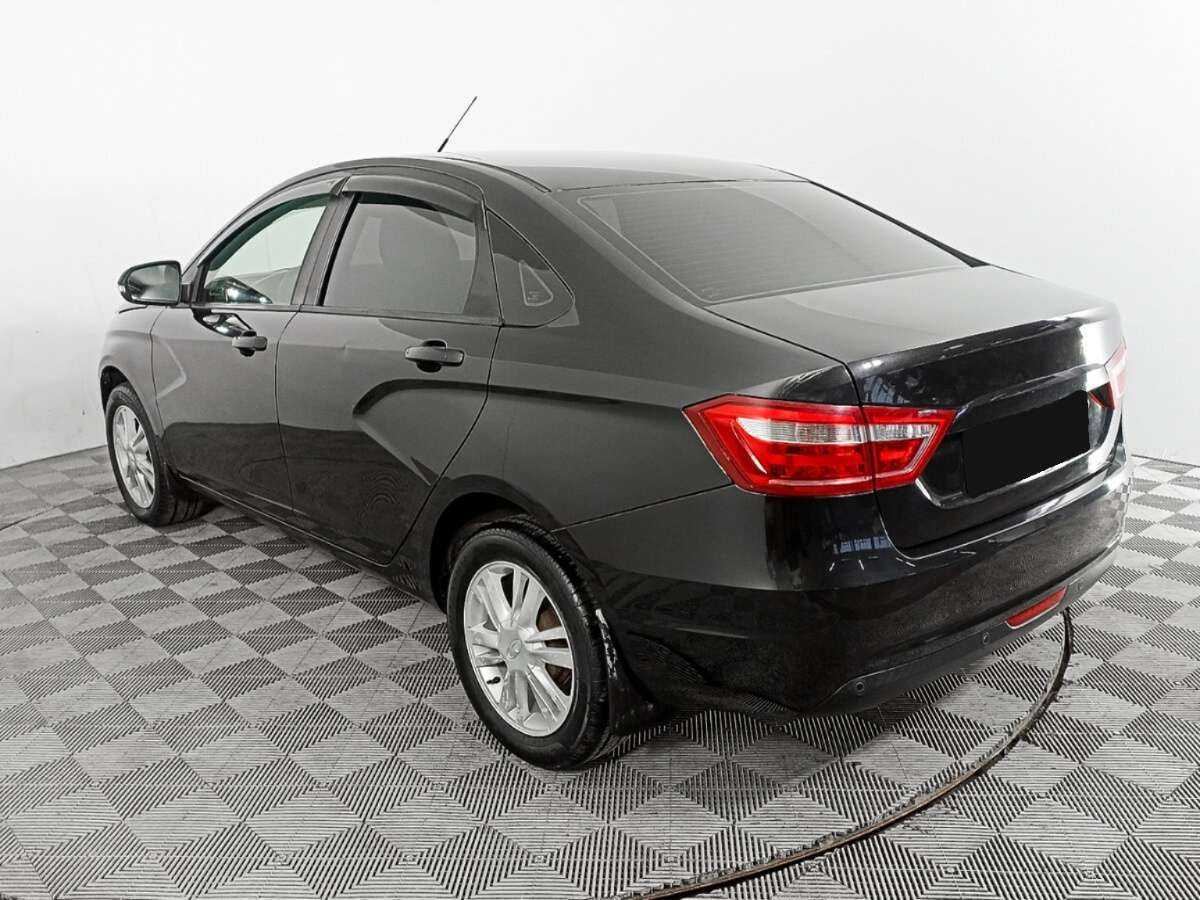 Lada (ВАЗ) Vesta с пробегом — 2015 год. Фото: #5