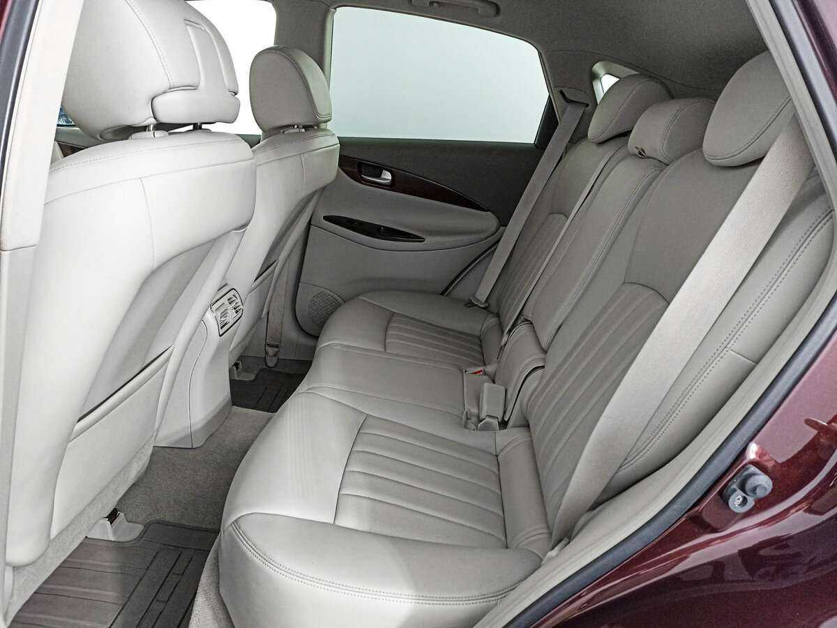 Infiniti QX50 с пробегом — 2015 год. Фото: #11