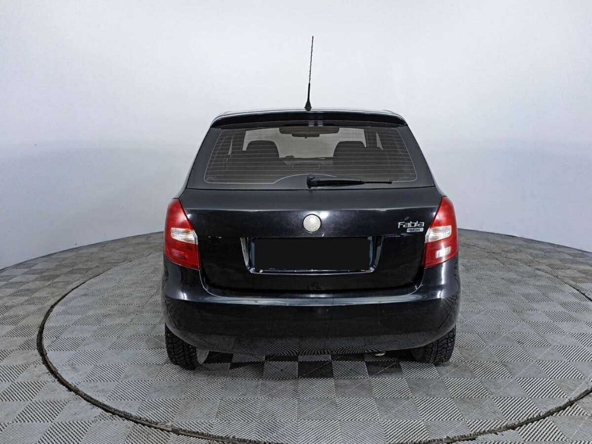 Skoda Fabia с пробегом — 2008 год. Фото: #4