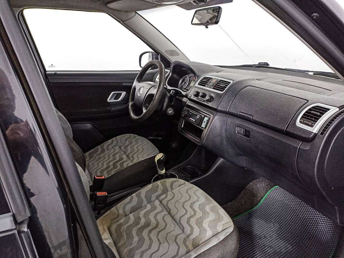 Skoda Fabia с пробегом — 2008 год. Фото: #6