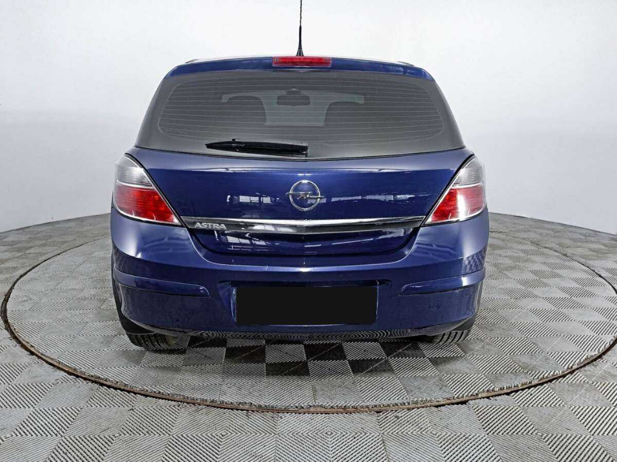 Opel Astra с пробегом — 2011 год. Фото: #5
