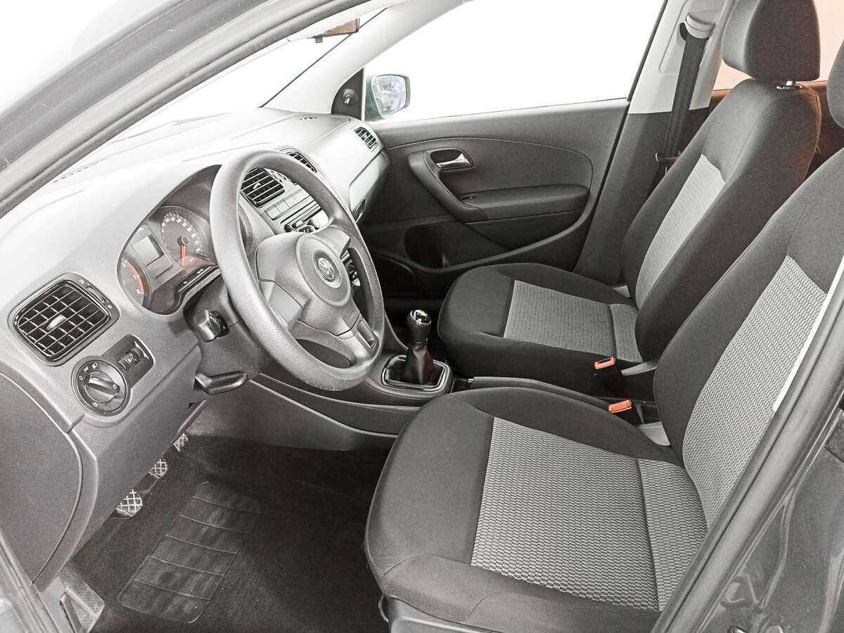Volkswagen Polo с пробегом — 2013 год. Фото: #12