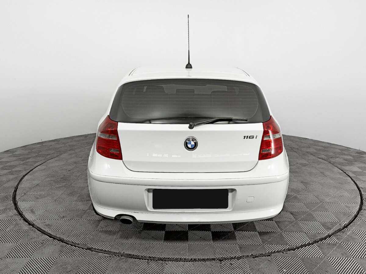 BMW 1 серии с пробегом — 2010 год. Фото: #4