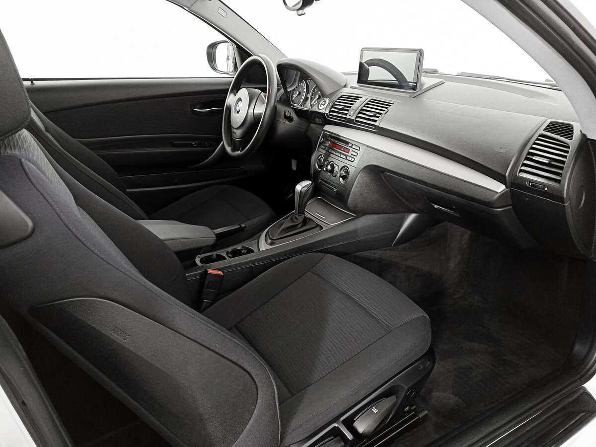 BMW 1 серии с пробегом — 2010 год. Фото: #6