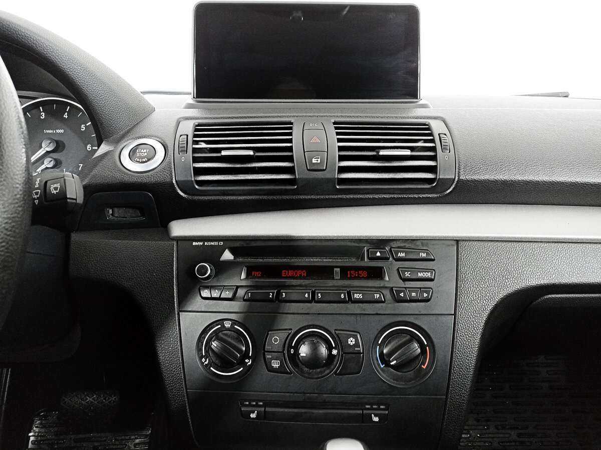 BMW 1 серии с пробегом — 2010 год. Фото: #10