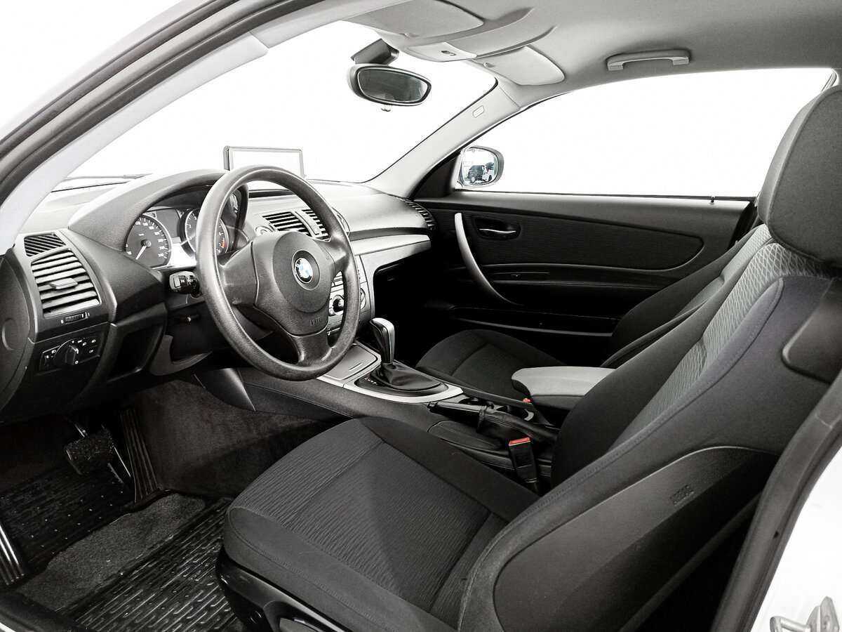 BMW 1 серии с пробегом — 2010 год. Фото: #11