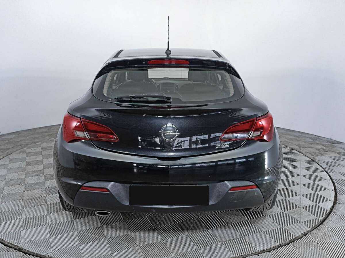 Opel Astra с пробегом — 2011 год. Фото: #5