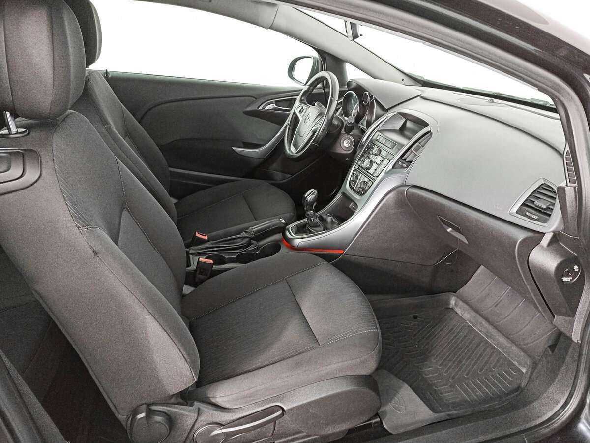 Opel Astra с пробегом — 2011 год. Фото: #8