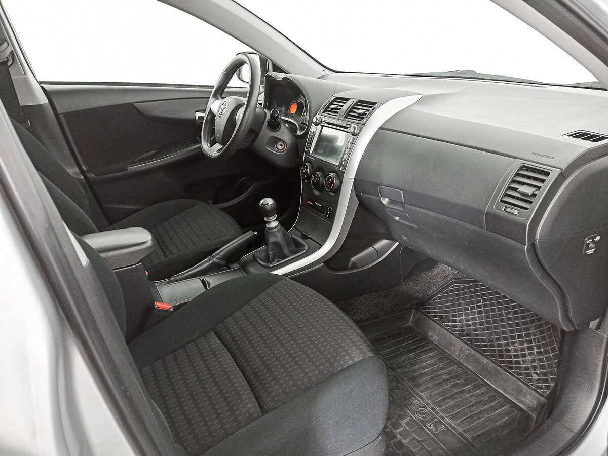 Toyota Corolla с пробегом — 2011 год. Фото: #8