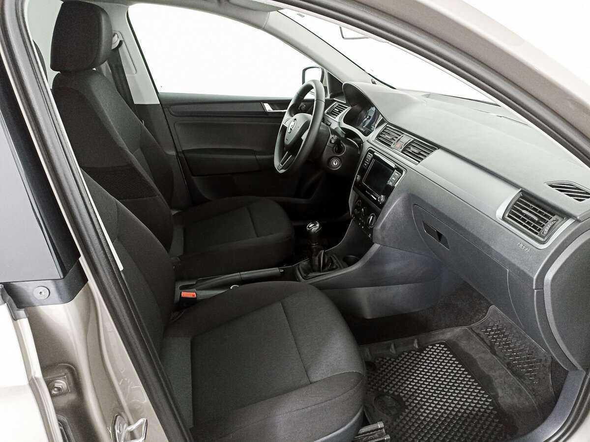 Skoda Rapid с пробегом — 2019 год. Фото: #8