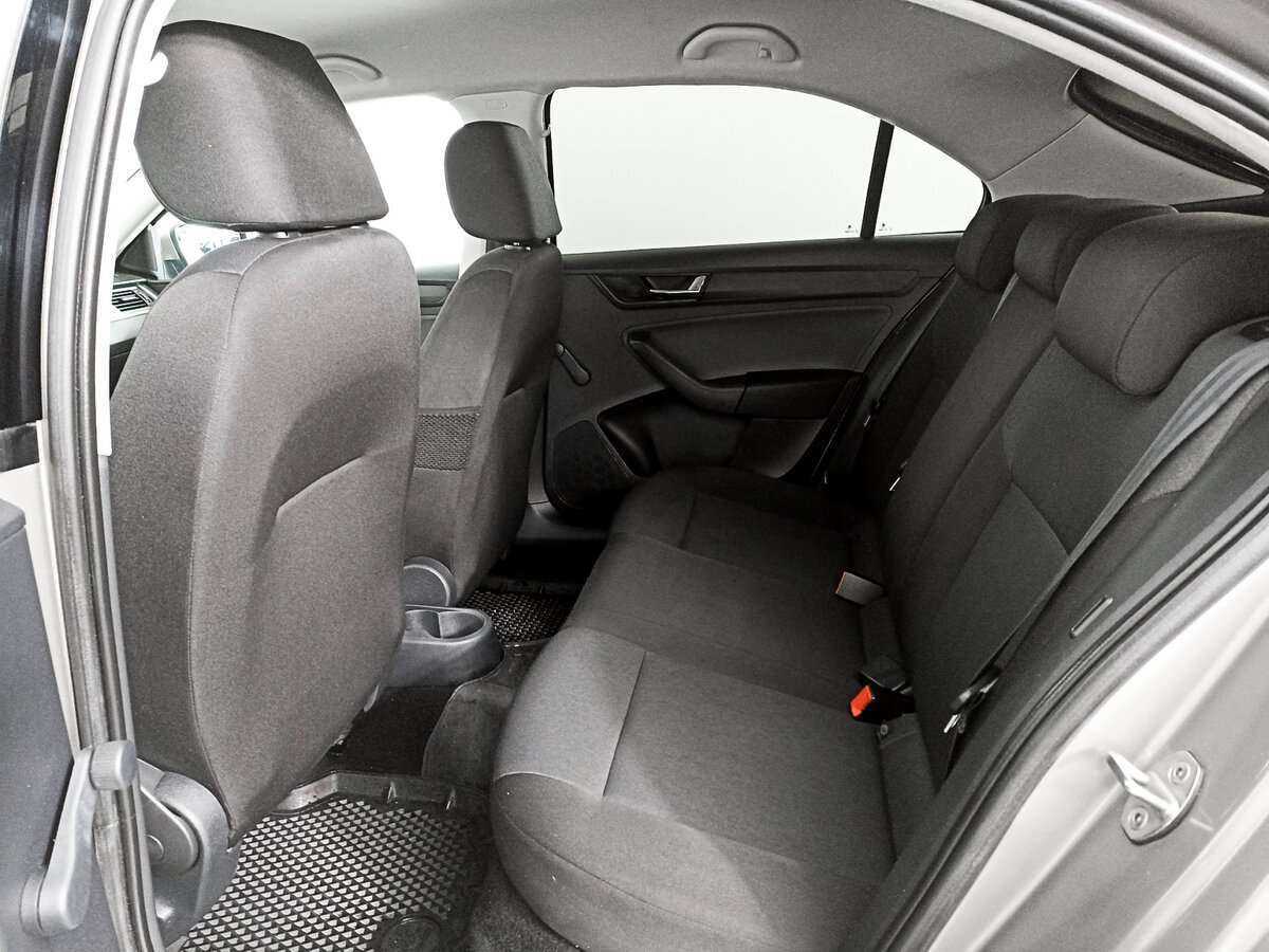 Skoda Rapid с пробегом — 2019 год. Фото: #9