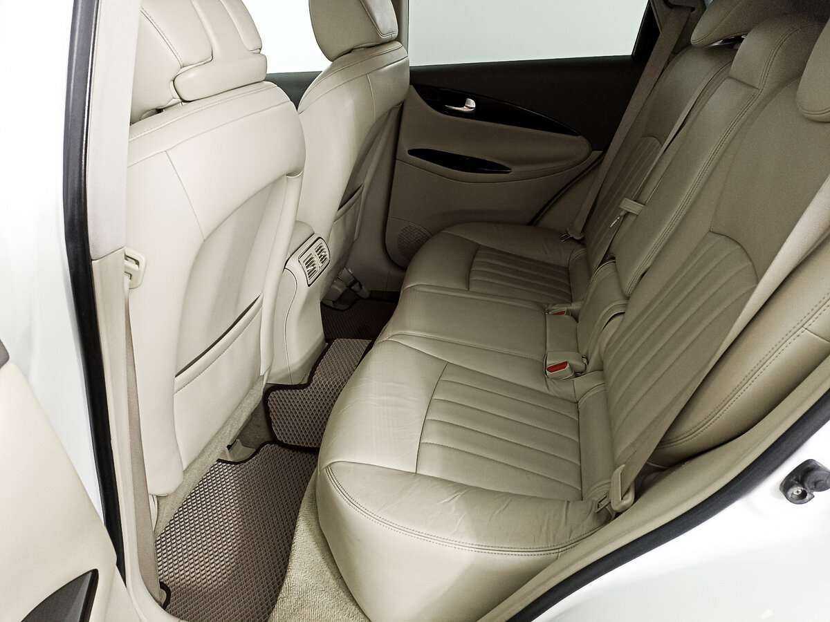 Infiniti EX с пробегом — 2010 год. Фото: #7