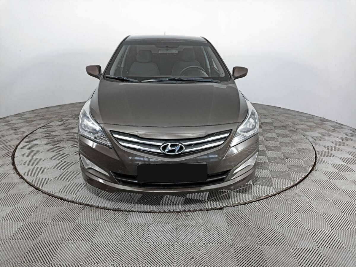 Hyundai Solaris с пробегом — 2015 год. Фото: #1