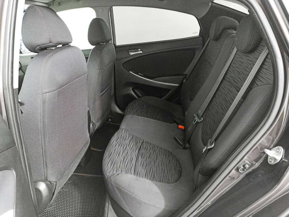 Hyundai Solaris с пробегом — 2015 год. Фото: #11