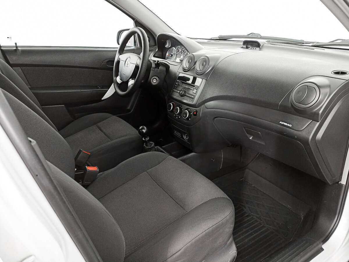 Chevrolet Aveo с пробегом — 2011 год. Фото: #5