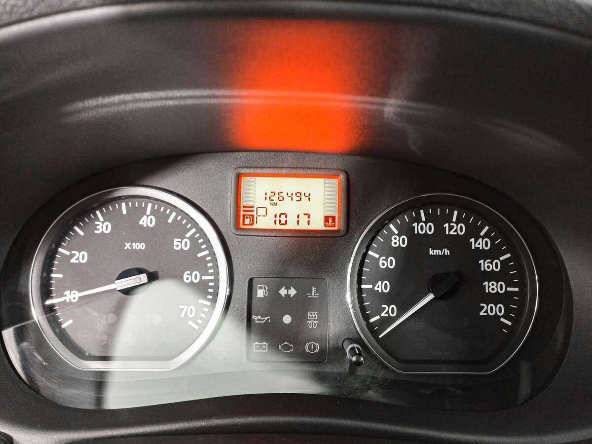 Renault Sandero с пробегом — 2011 год. Фото: #10