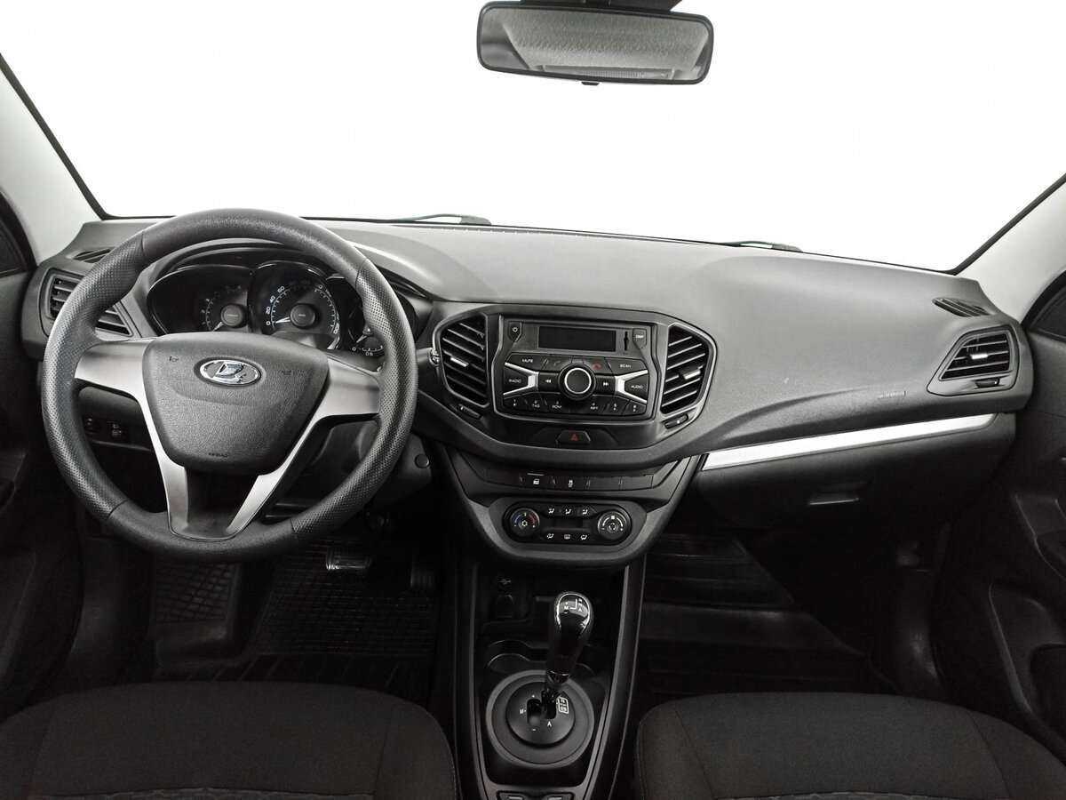 Lada (ВАЗ) Vesta с пробегом — 2015 год. Фото: #9