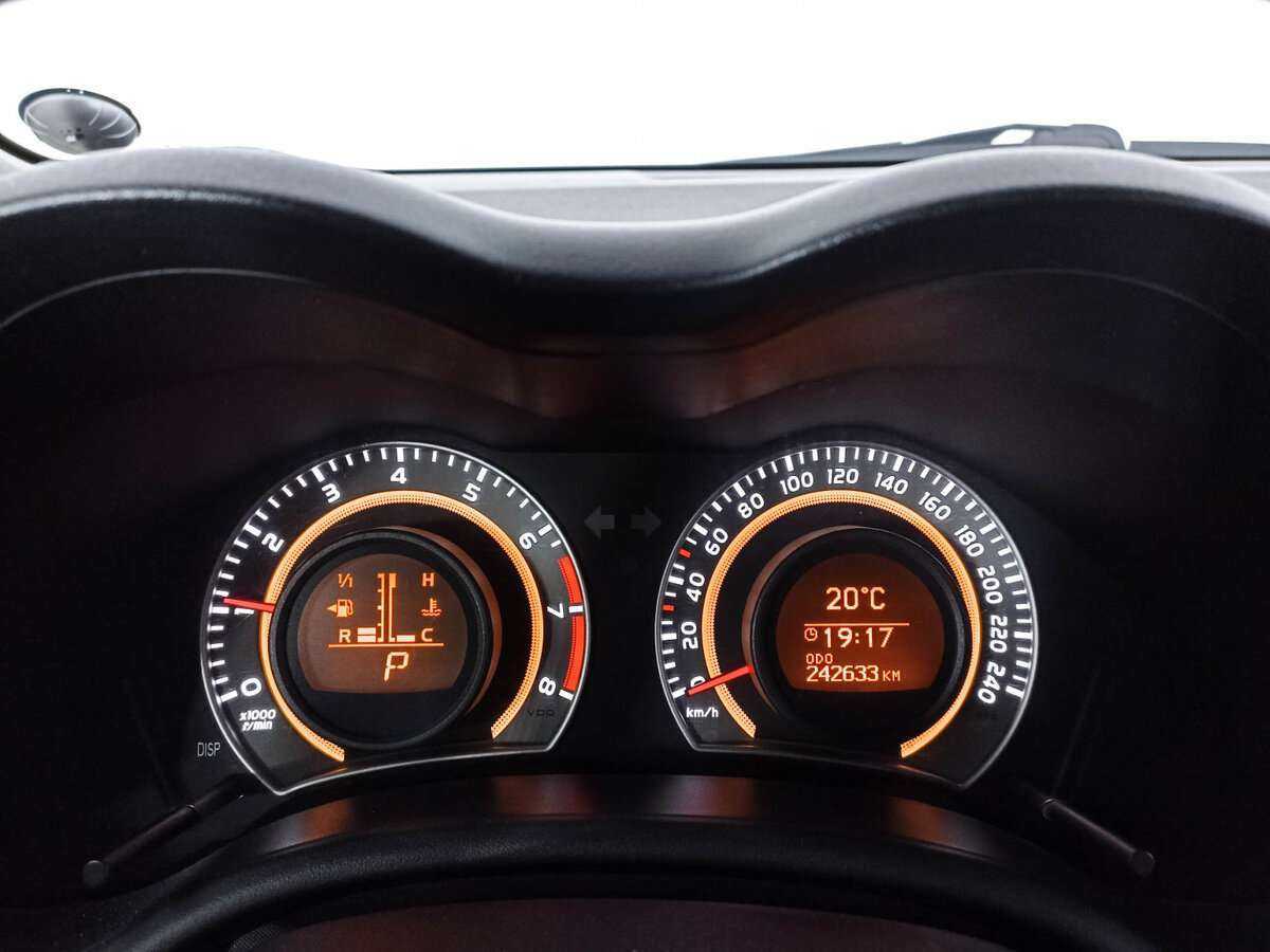 Toyota Corolla с пробегом — 2010 год. Фото: #10