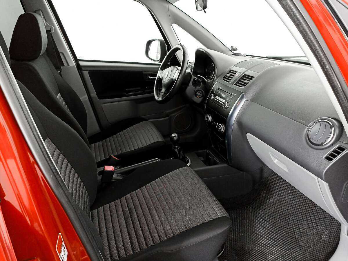 Suzuki SX4 с пробегом — 2011 год. Фото: #7
