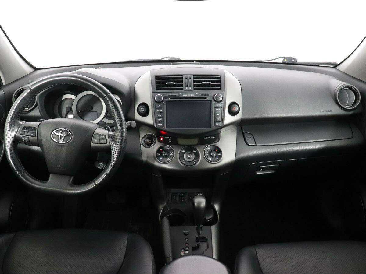Toyota RAV4 с пробегом — 2011 год. Фото: #10