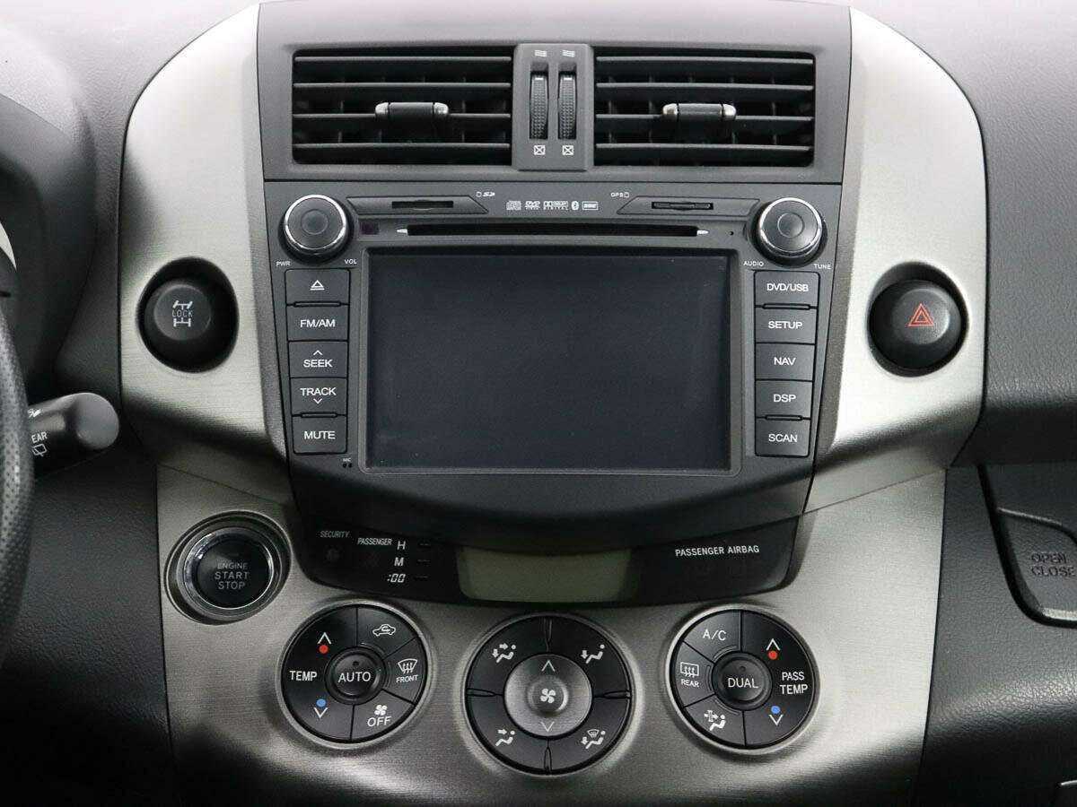 Toyota RAV4 с пробегом — 2011 год. Фото: #11