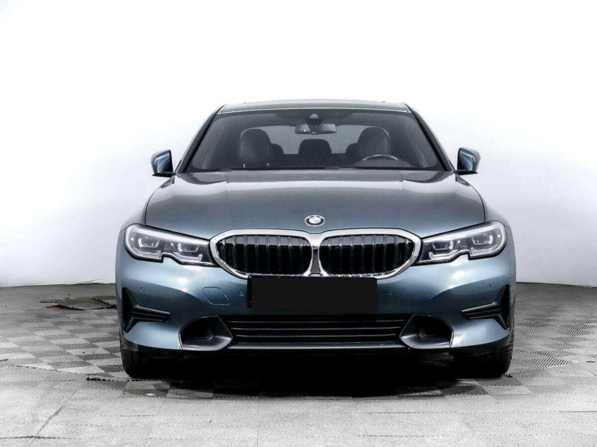 BMW 3 серии с пробегом — 2019 год. Фото: #1