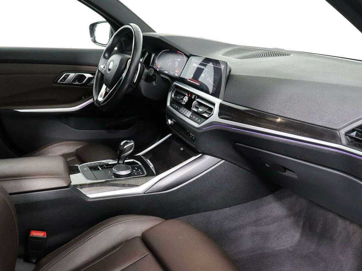 BMW 3 серии с пробегом — 2019 год. Фото: #6