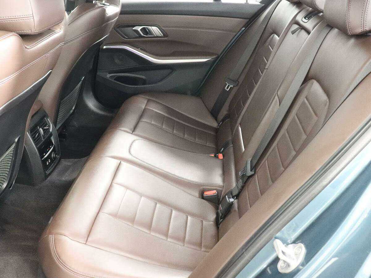 BMW 3 серии с пробегом — 2019 год. Фото: #8