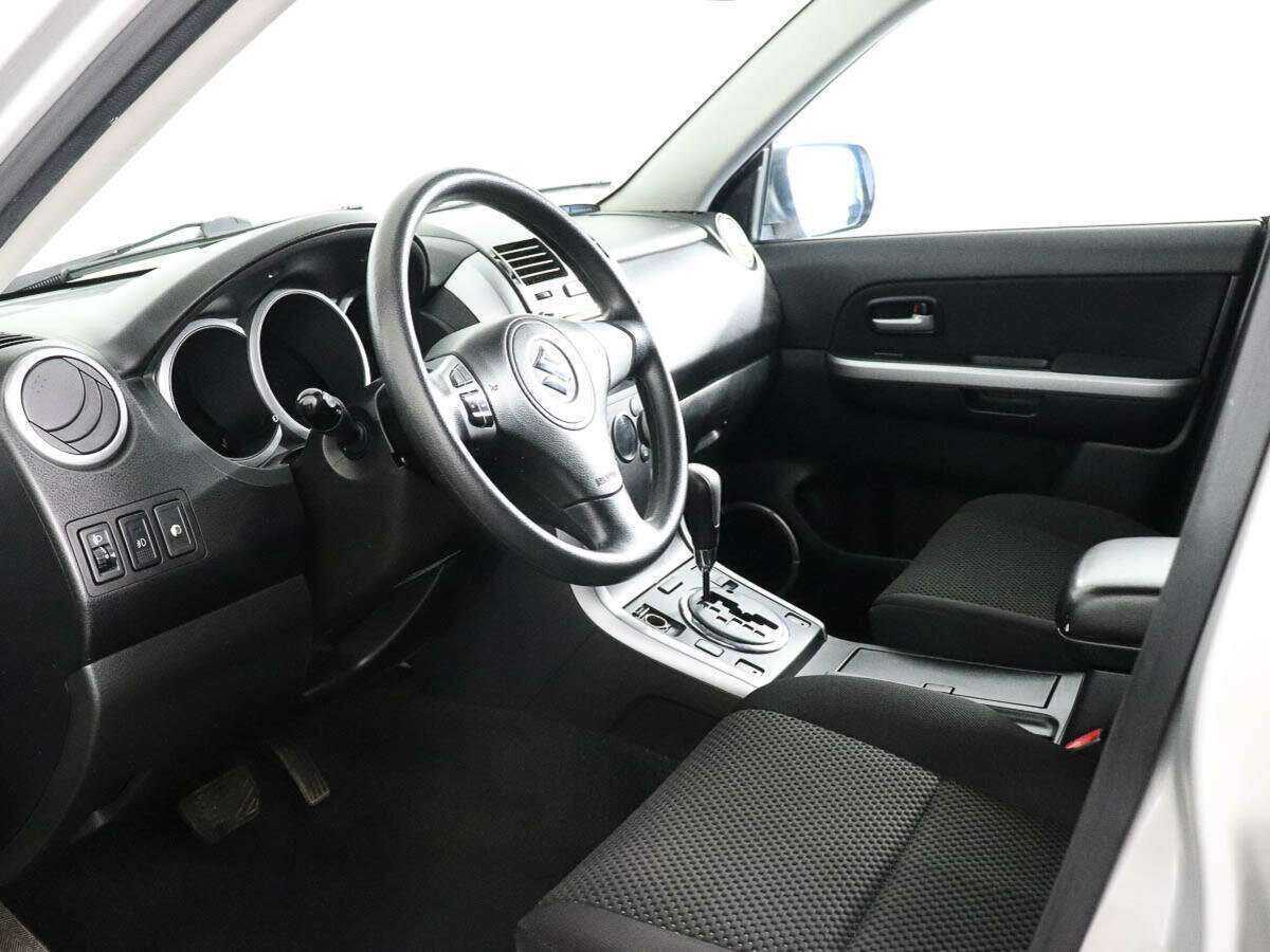 Suzuki Grand Vitara с пробегом — 2011 год. Фото: #7