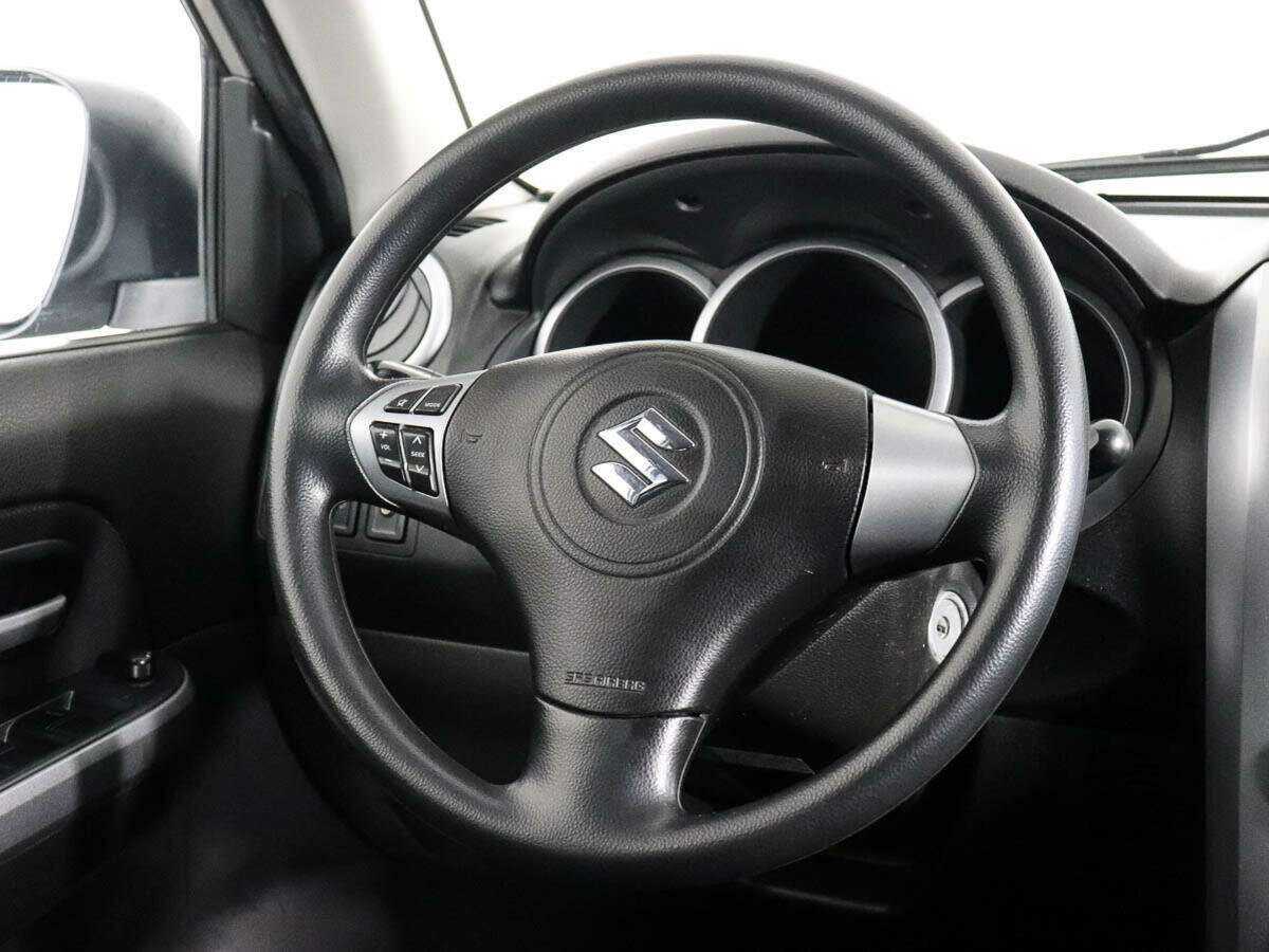 Suzuki Grand Vitara с пробегом — 2011 год. Фото: #12