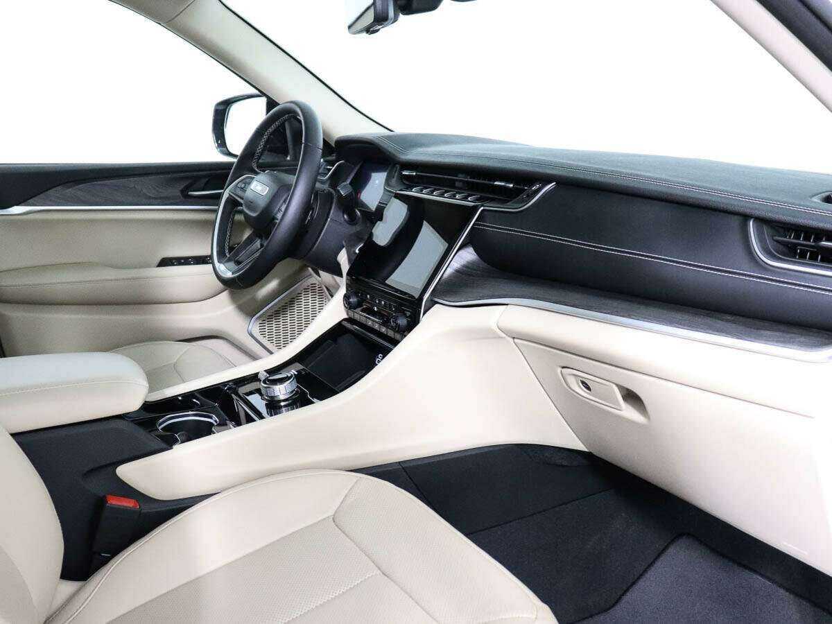 Jeep Grand Cherokee с пробегом — 2022 год. Фото: #6