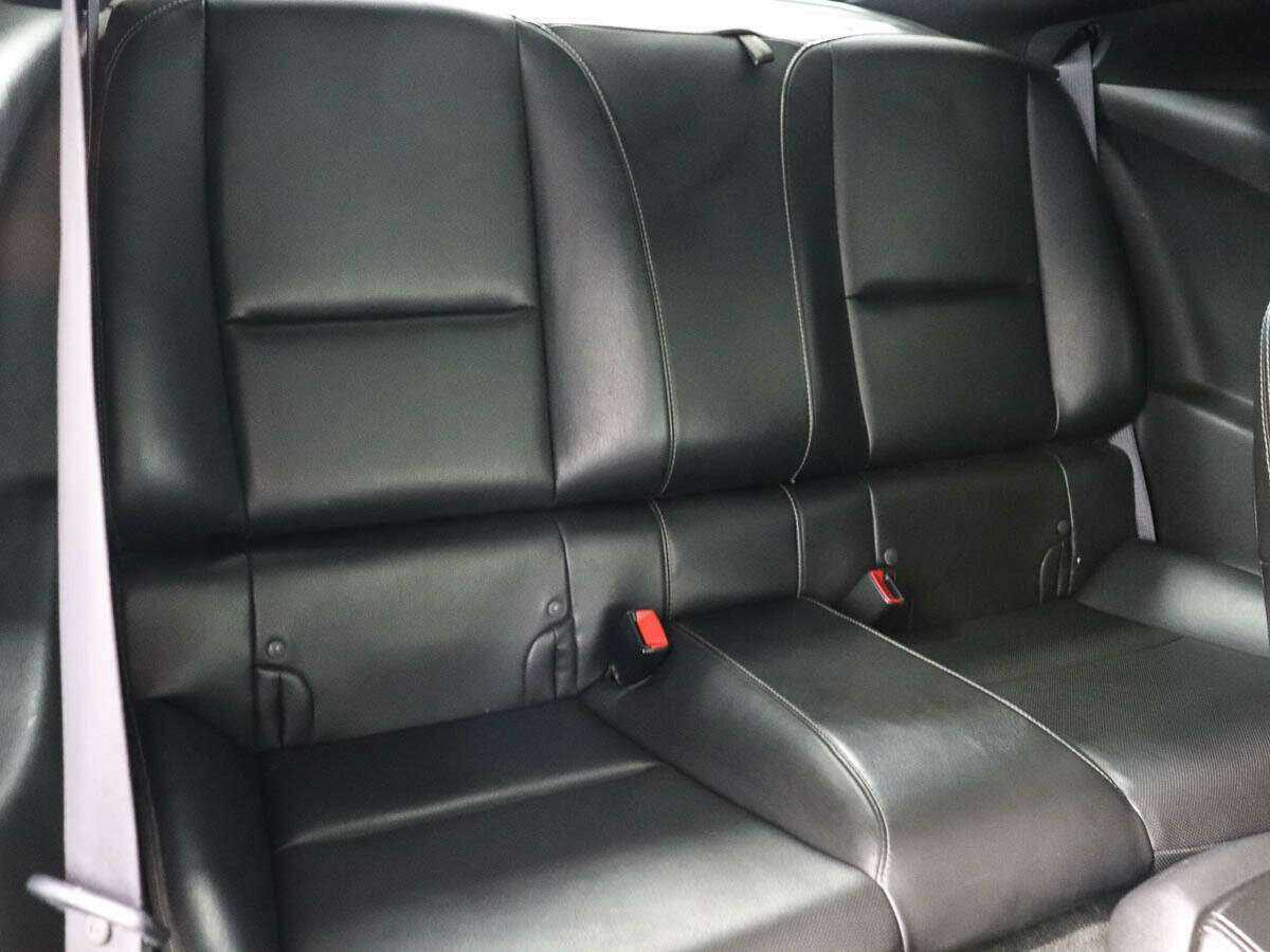 Chevrolet Camaro с пробегом — 2011 год. Фото: #10