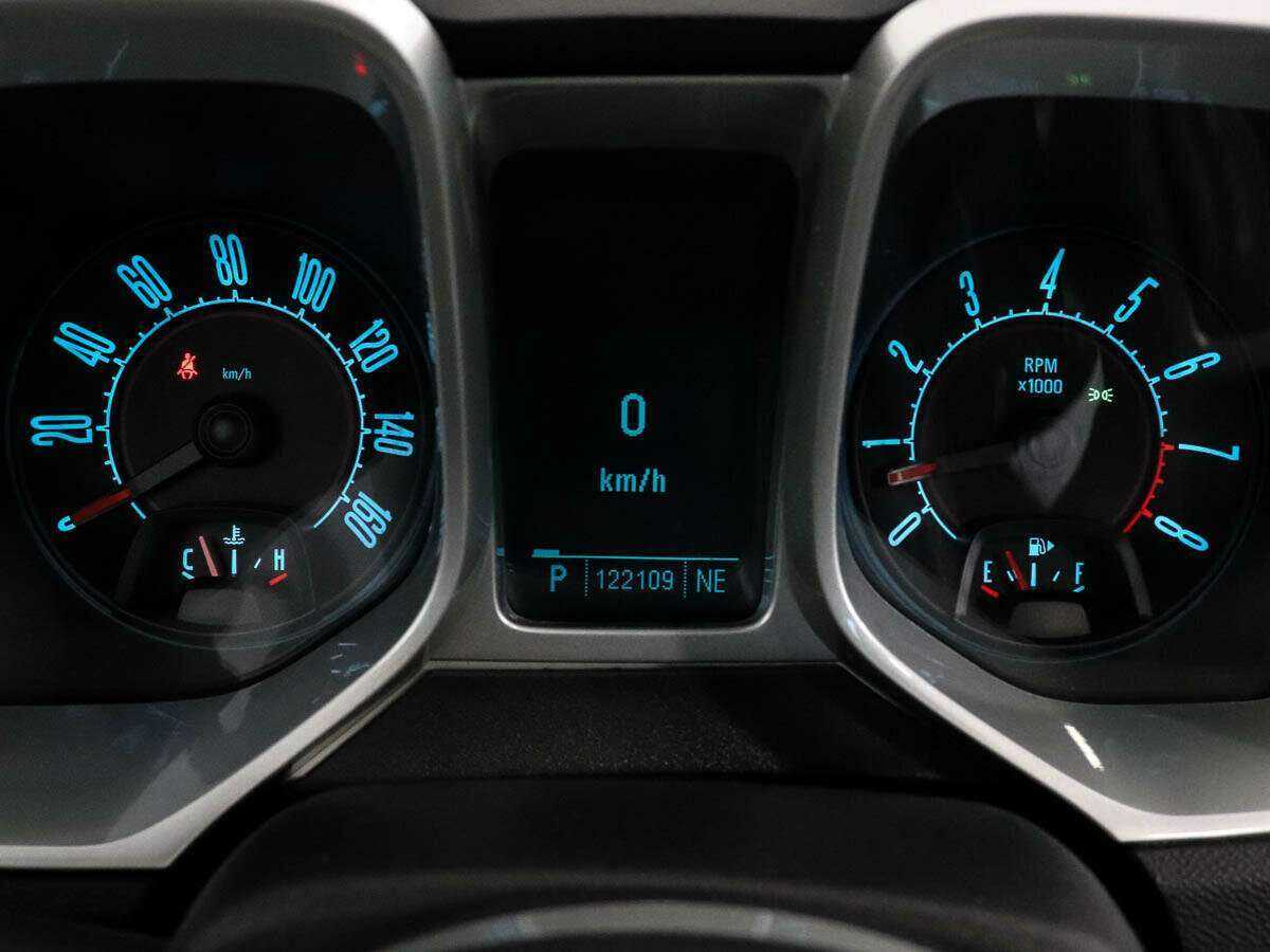 Chevrolet Camaro с пробегом — 2011 год. Фото: #11