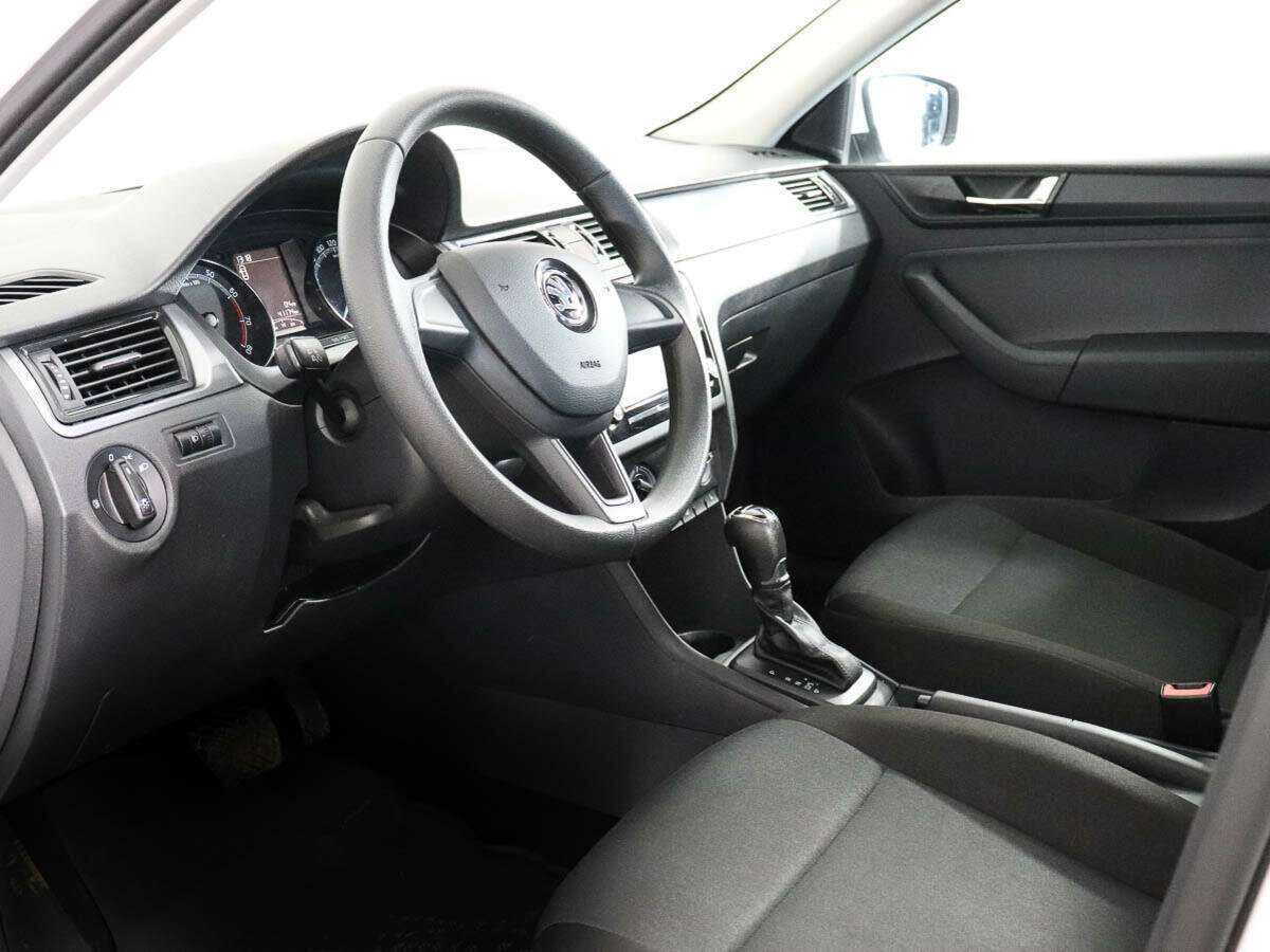 Skoda Rapid с пробегом — 2019 год. Фото: #7