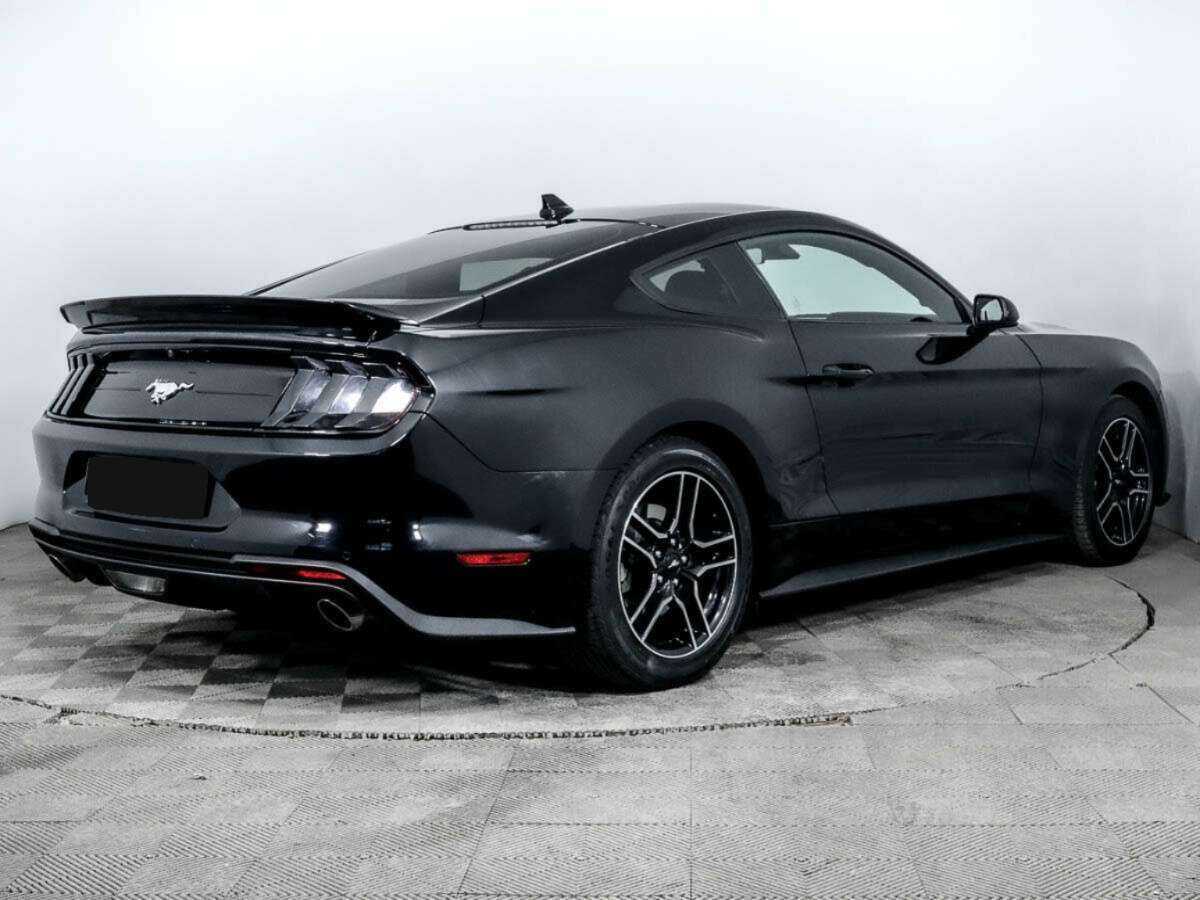 Ford Mustang с пробегом — 2021 год. Фото: #3