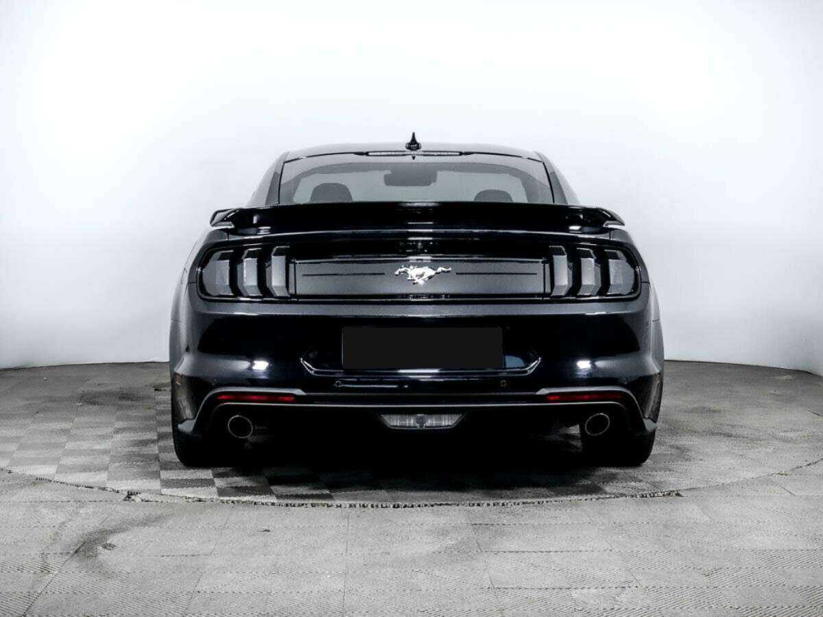 Ford Mustang с пробегом — 2021 год. Фото: #4