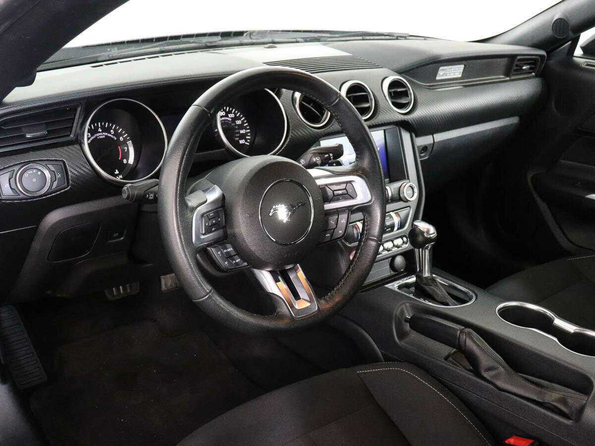 Ford Mustang с пробегом — 2021 год. Фото: #8