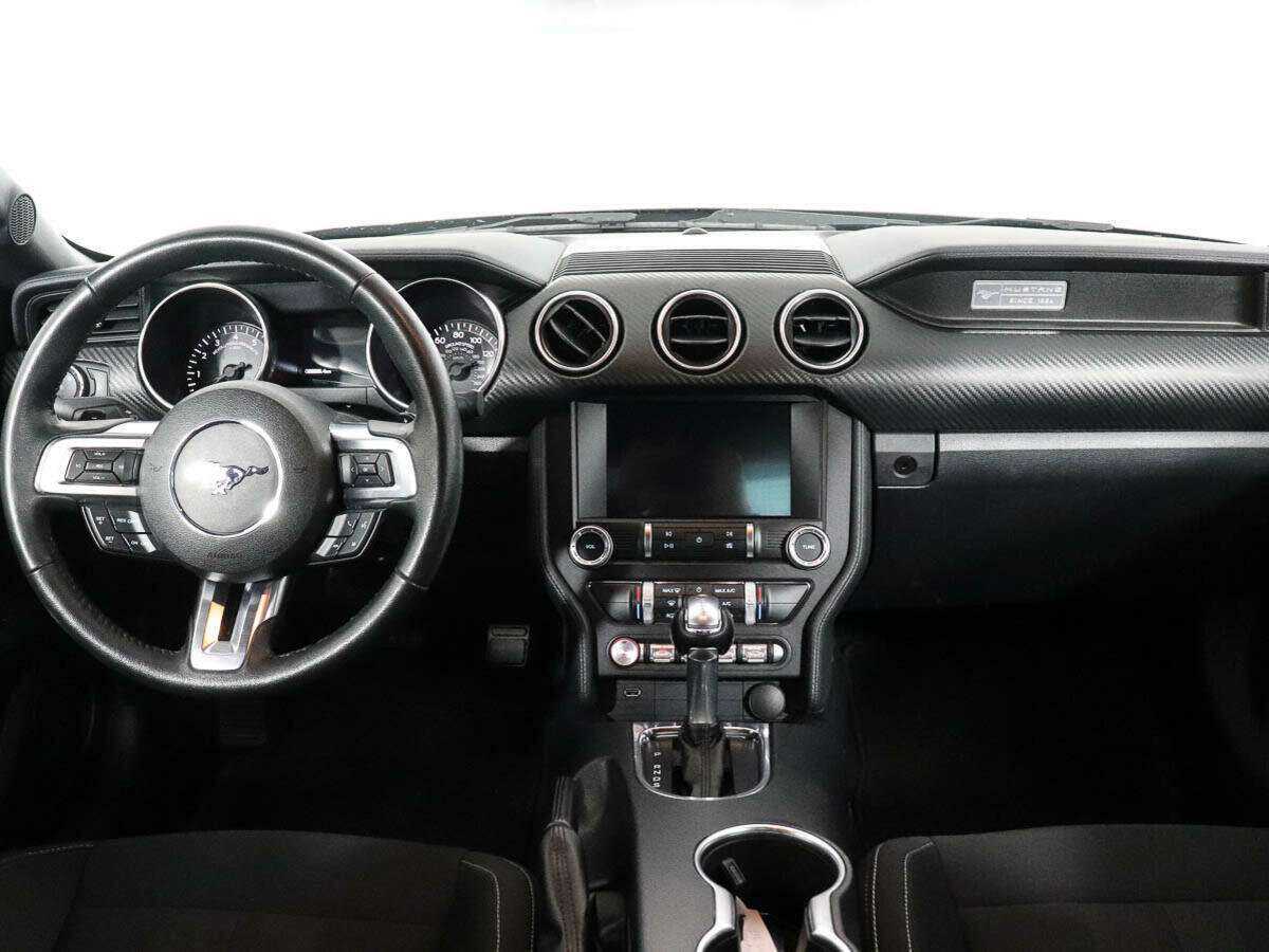 Ford Mustang с пробегом — 2021 год. Фото: #12