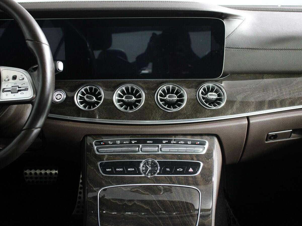 Mercedes-Benz CLS с пробегом — 2018 год. Фото: #12