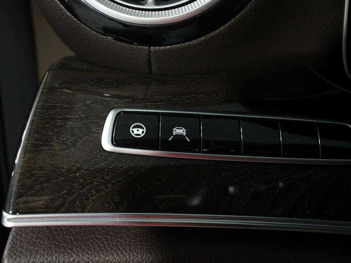 Mercedes-Benz CLS с пробегом — 2018 год. Фото: #16