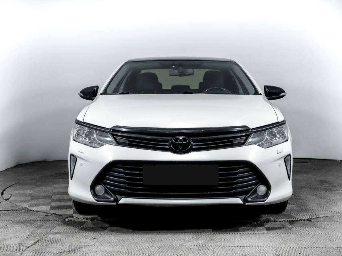 Toyota Camry с пробегом — 2015 год. Фото: #1