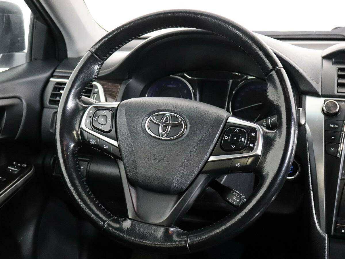 Toyota Camry с пробегом — 2015 год. Фото: #12