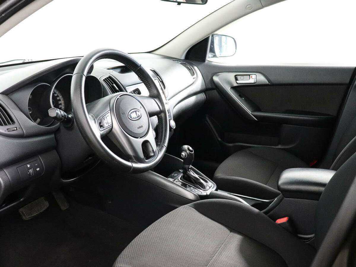 Kia Cerato с пробегом — 2010 год. Фото: #7