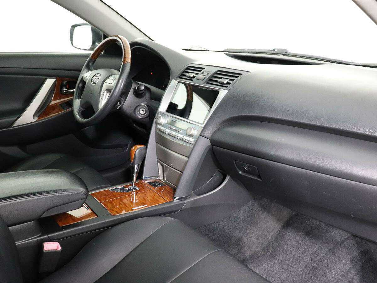 Toyota Camry с пробегом — 2008 год. Фото: #6
