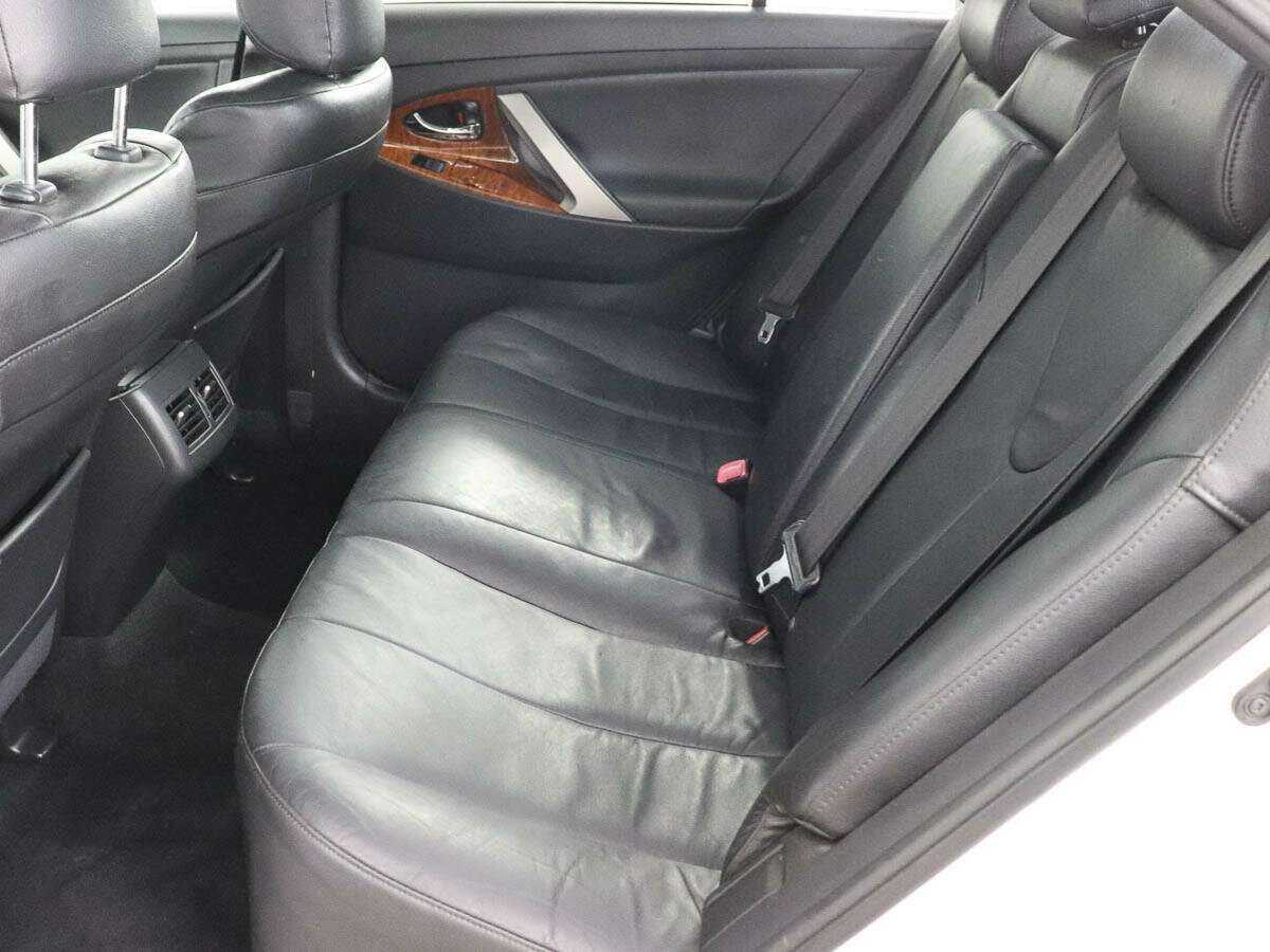 Toyota Camry с пробегом — 2008 год. Фото: #8