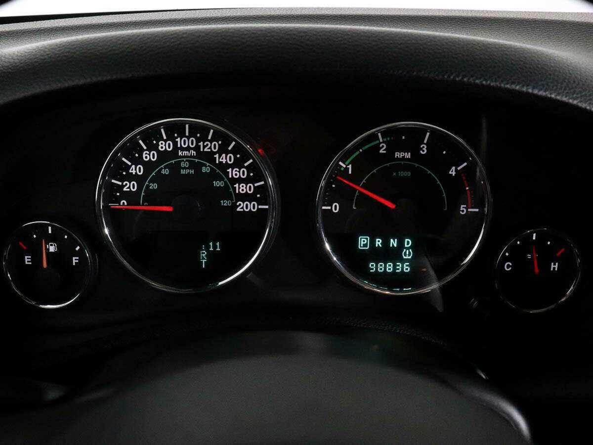 Jeep Wrangler с пробегом — 2011 год. Фото: #9