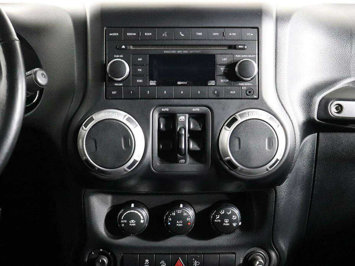 Jeep Wrangler с пробегом — 2011 год. Фото: #11