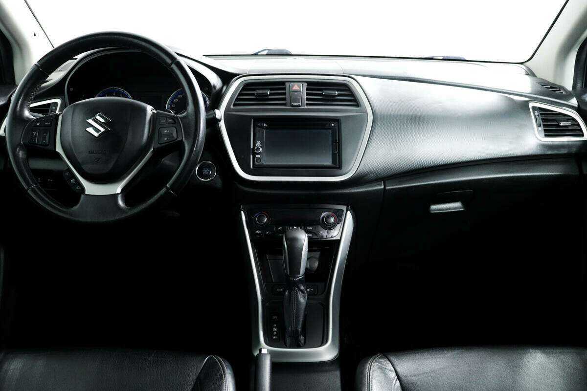 Suzuki SX4 с пробегом — 2014 год. Фото: #10