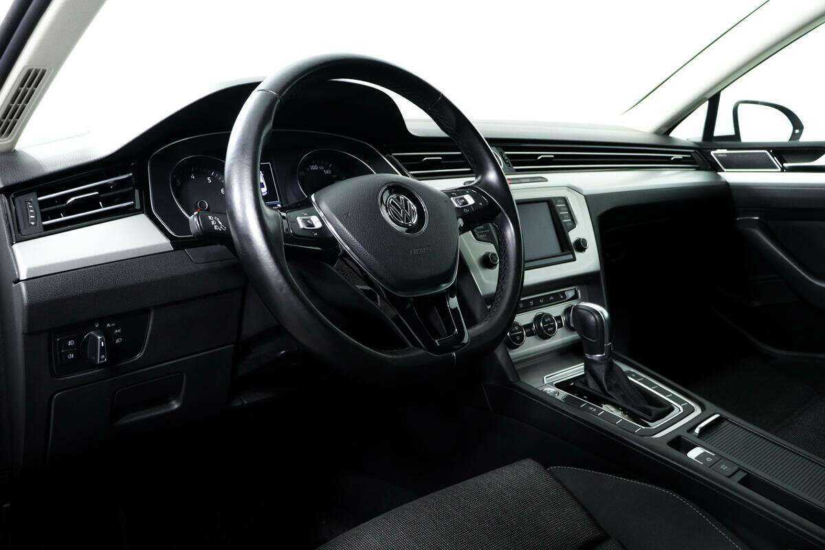 Volkswagen Passat с пробегом — 2016 год. Фото: #12